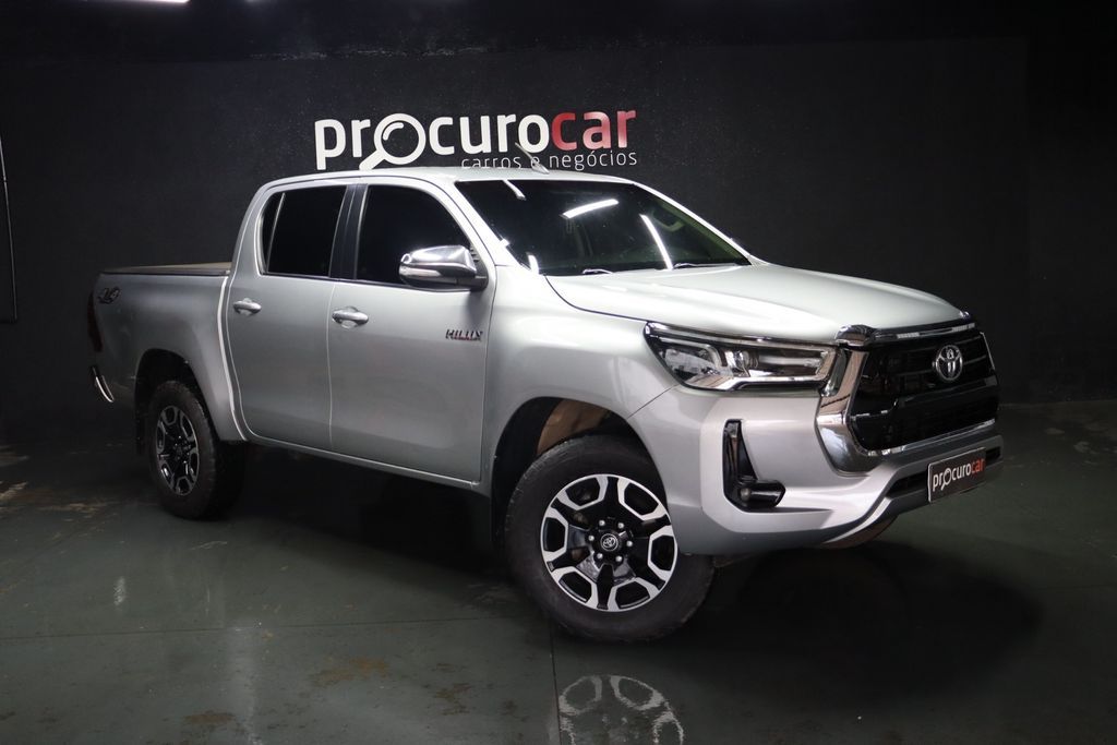 Vista principal de TOYOTA Hilux SRV D4-D 2.8TDi 16v 4X4 C.D. 2017