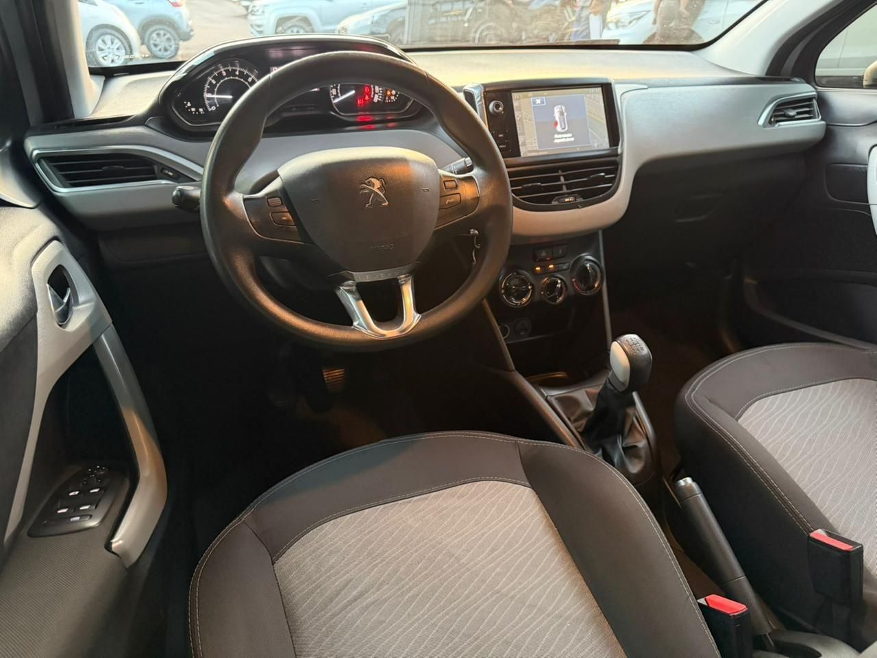 PEUGEOT 208 Allure 1.5 2015 - miniatura 7