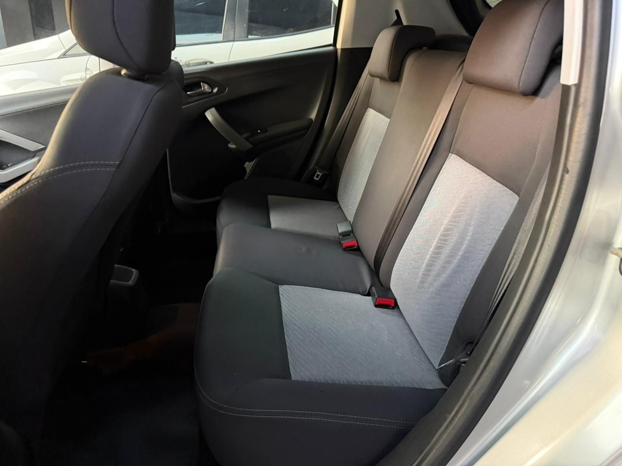 PEUGEOT 208 Allure 1.5 2015 - miniatura 9