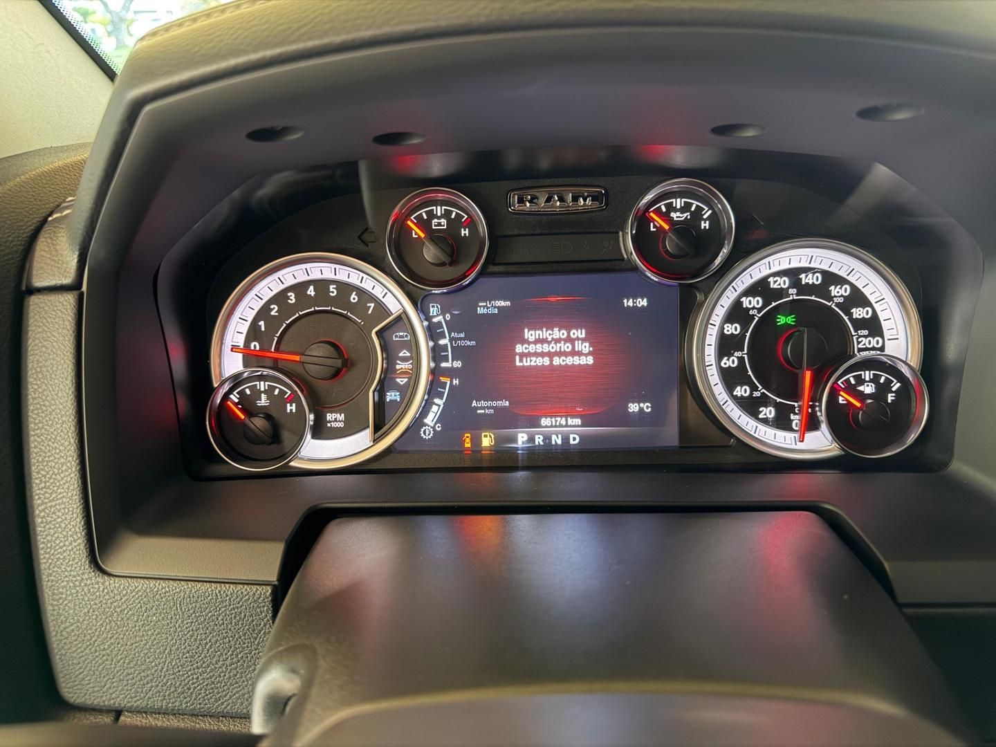 RAM 1500 Classic Laramie 5.7 V8 4X4 C.D. 2022 - miniatura 7