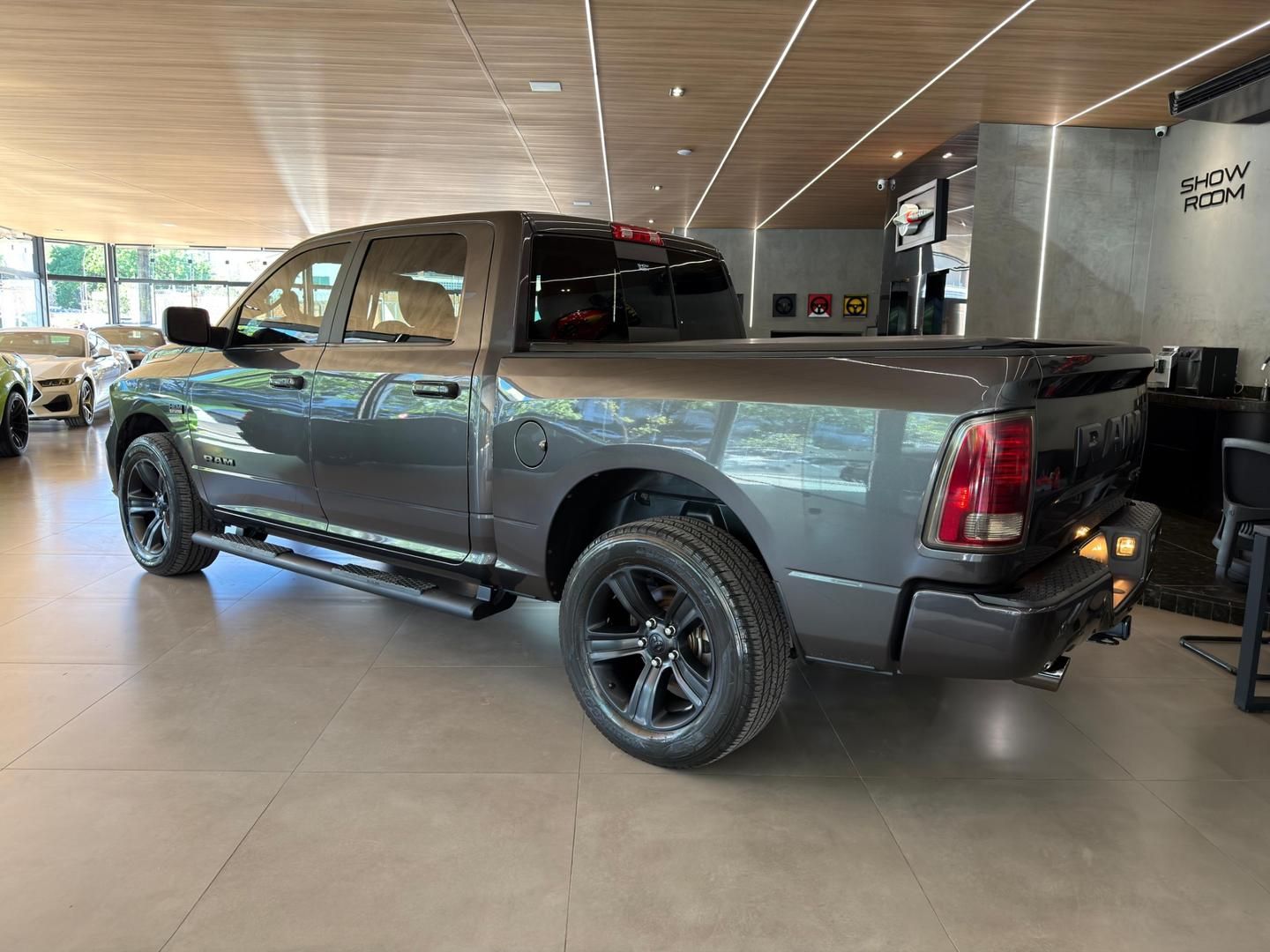 RAM 1500 Classic Laramie 5.7 V8 4X4 C.D. 2022 - miniatura 8