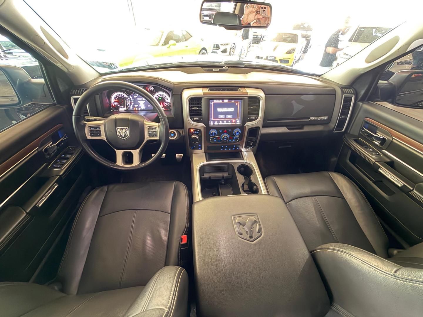 RAM 1500 Classic Laramie 5.7 V8 4X4 C.D. 2022 - miniatura 10