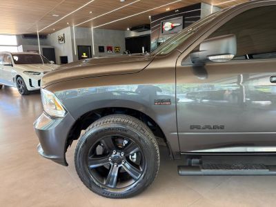 RAM 1500 Classic Laramie 5.7 V8 4X4 C.D. 2022 - miniatura 5