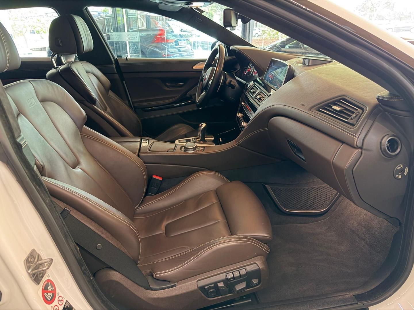 BMW M 6 Gran Coupe 4.4T V8 32v 2017 - miniatura 9