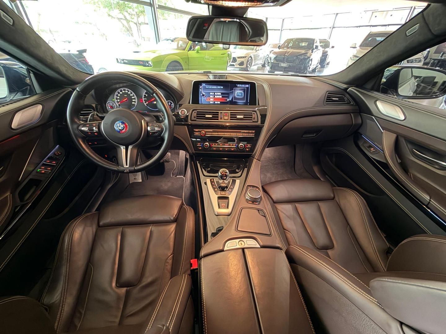 BMW M 6 Gran Coupe 4.4T V8 32v 2017 - miniatura 10