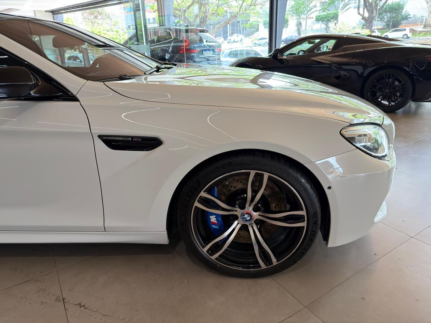 BMW M 6 Gran Coupe 4.4T V8 32v 2017 - miniatura 13