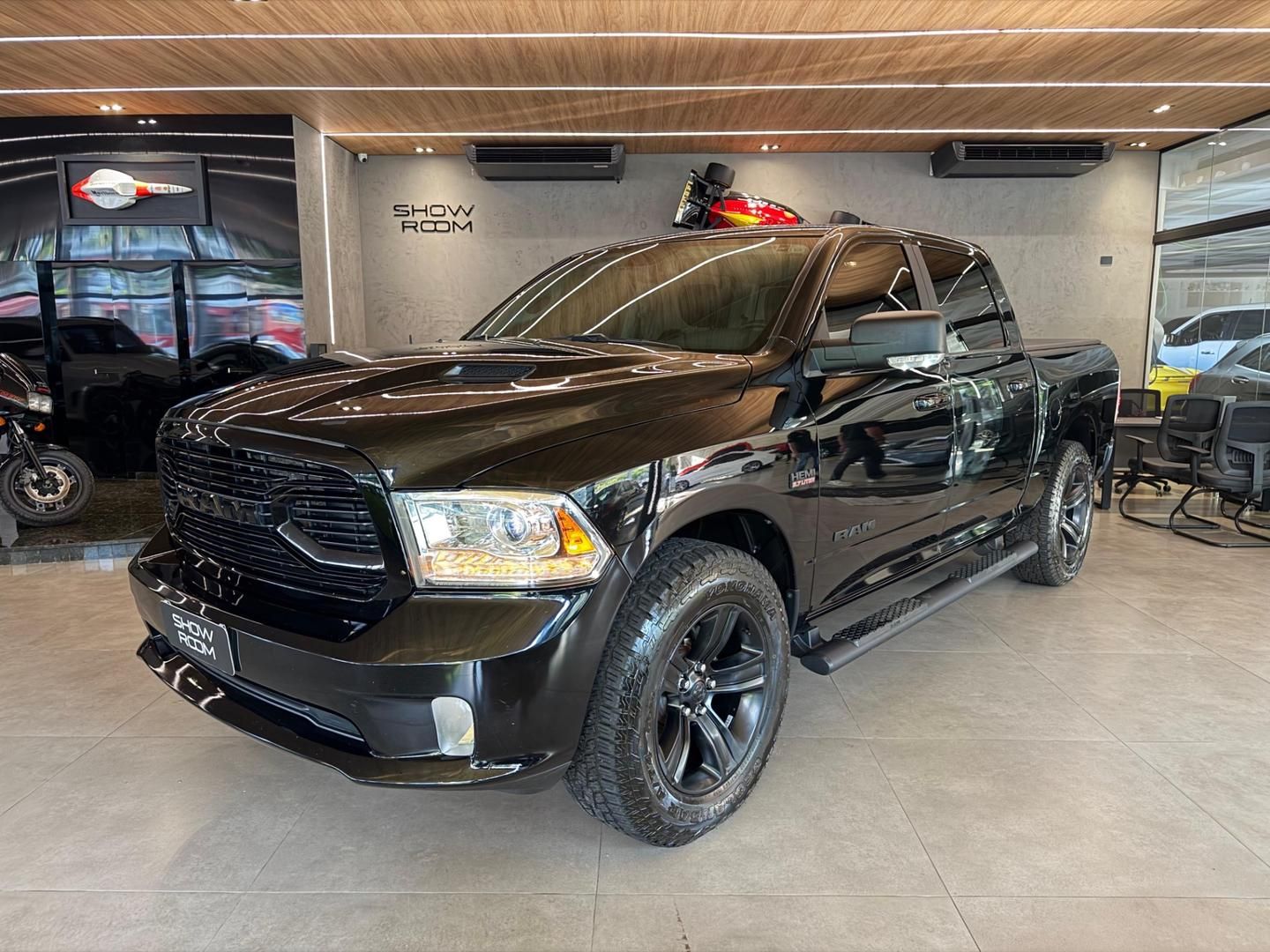 RAM 1500 Classic Laramie 5.7 V8 4X4 C.D. 2022