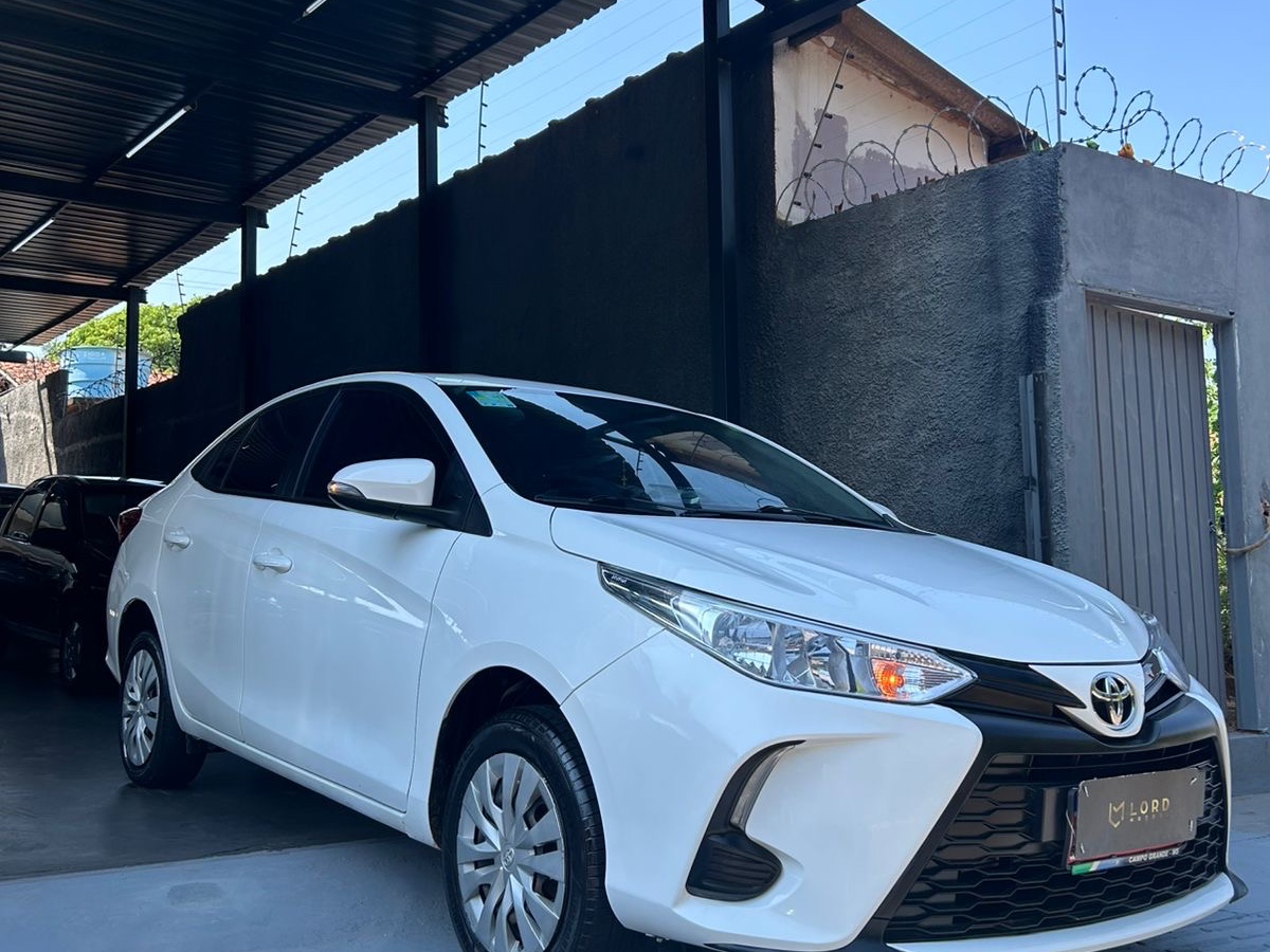 TOYOTA Yaris XL 1.5 16v 2024 - miniatura 3