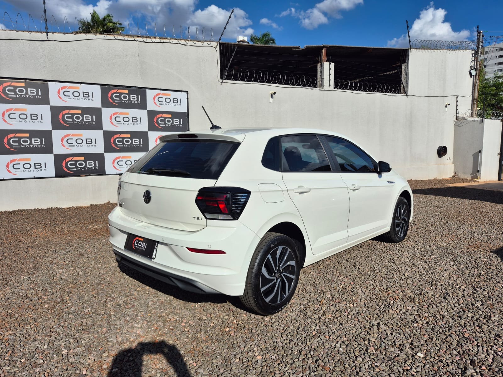 VOLKSWAGEN Polo Hatch Highline 1.0 12v TSi 2024 - miniatura 4