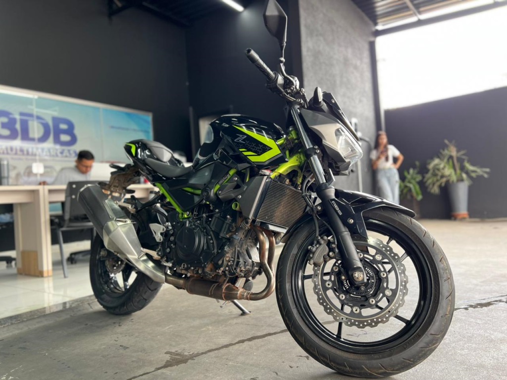 KAWASAKI Z 400 2020 - miniatura 8