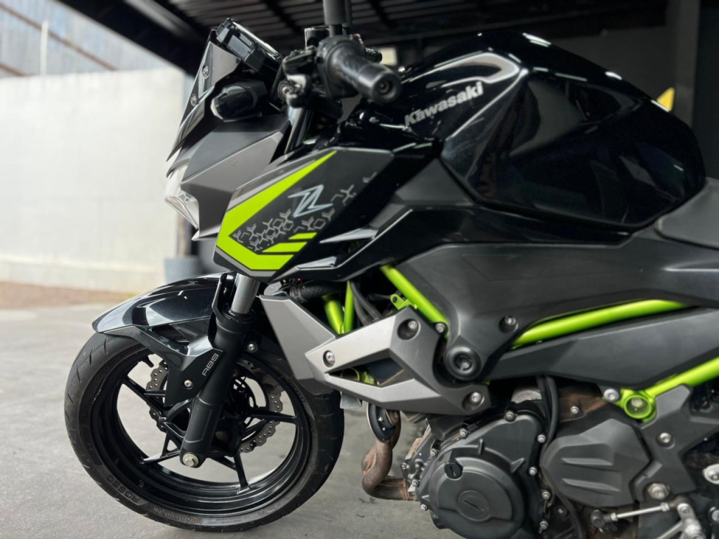 KAWASAKI Z 400 2020 - miniatura 2