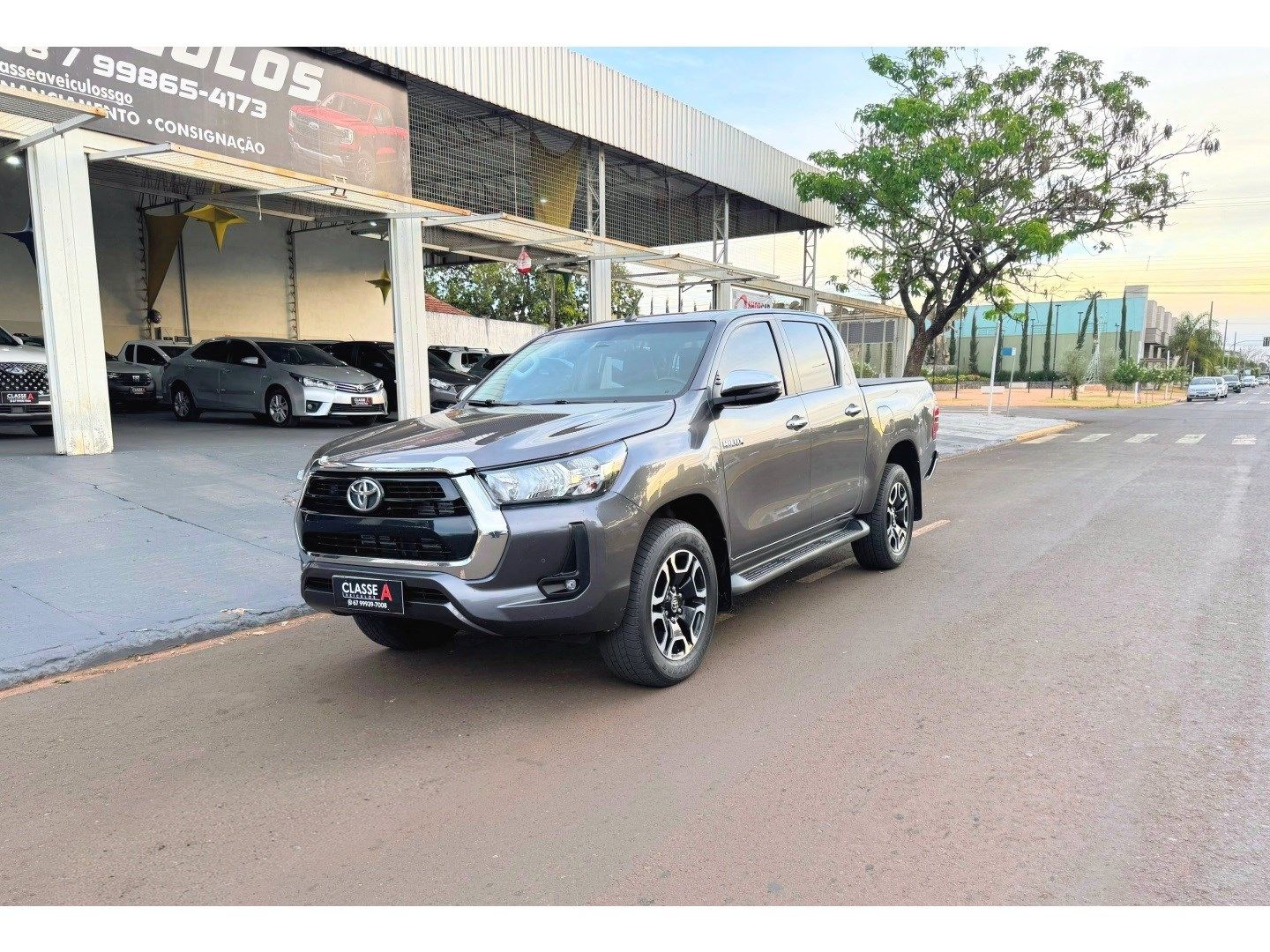 Vista principal de TOYOTA Hilux SRV D4-D 3.0TDi 16v 4X4 C.D. 2021