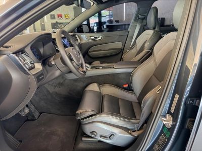 VOLVO XC60 T-8 Ultimate Dark 2.0T 16v AWD 2024 - miniatura 4