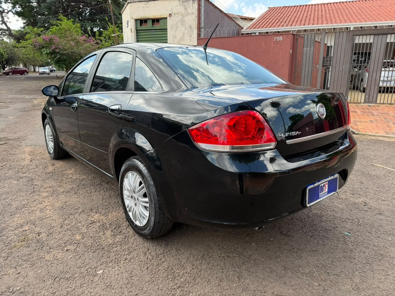 FIAT Linea Essence 1.8 16v Dualogic 2012 - miniatura 3