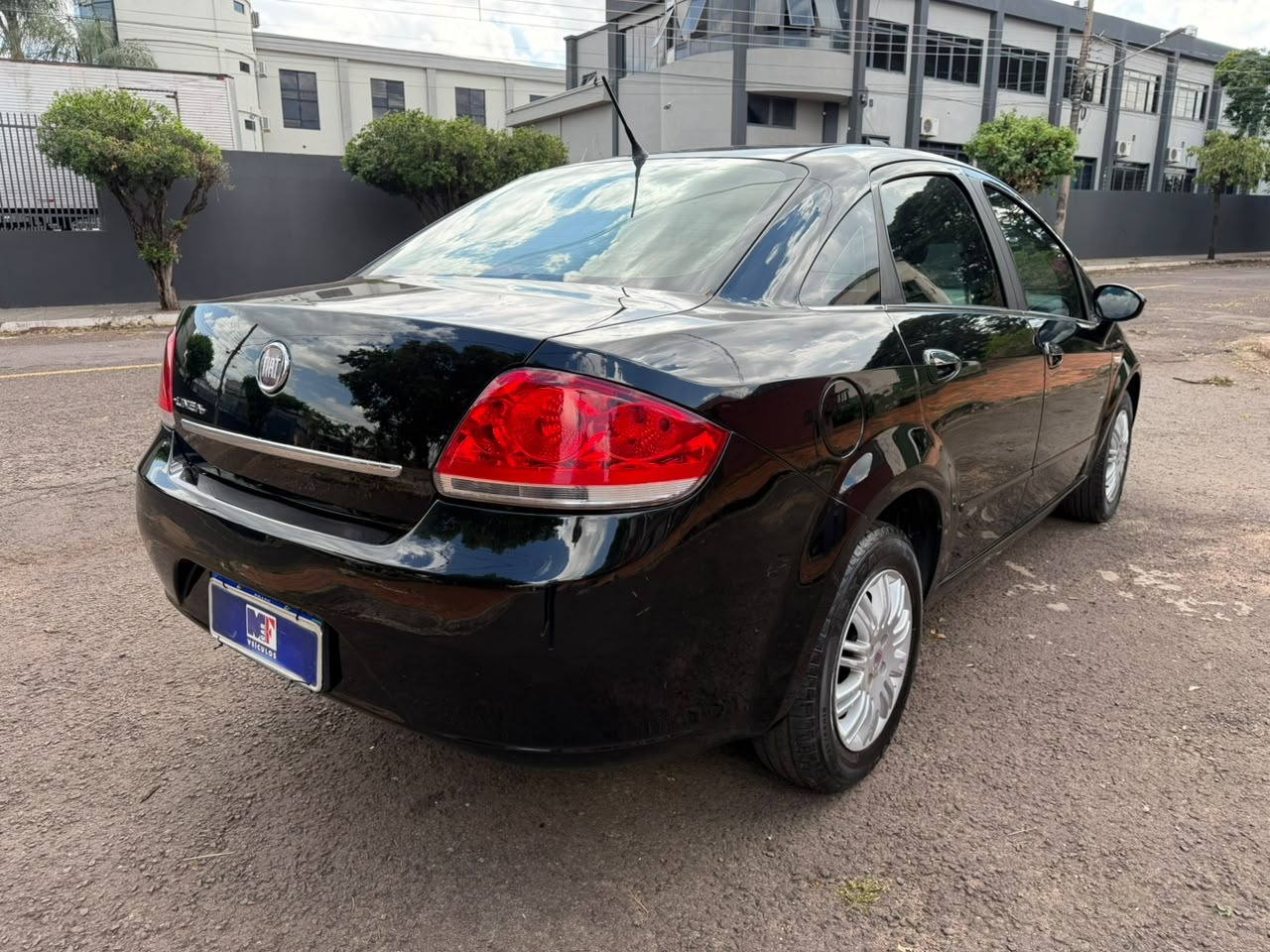 FIAT Linea Essence 1.8 16v Dualogic 2012 - miniatura 4