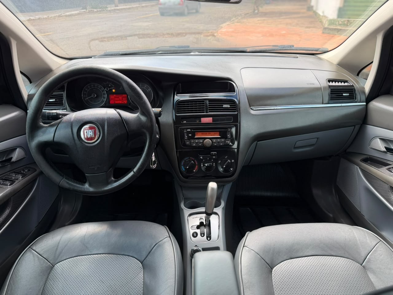 FIAT Linea Essence 1.8 16v Dualogic 2012 - miniatura 5