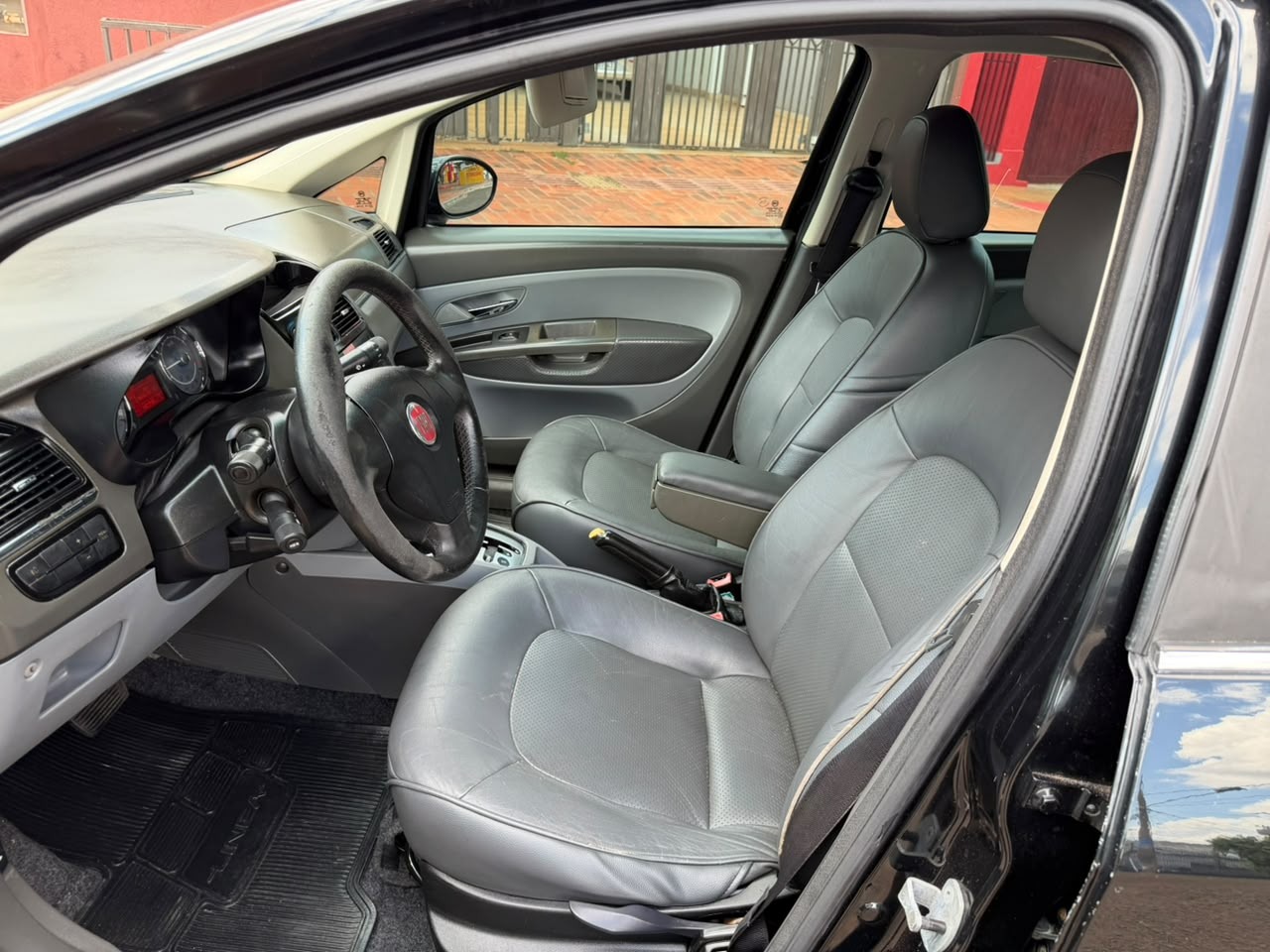 FIAT Linea Essence 1.8 16v Dualogic 2012 - miniatura 7