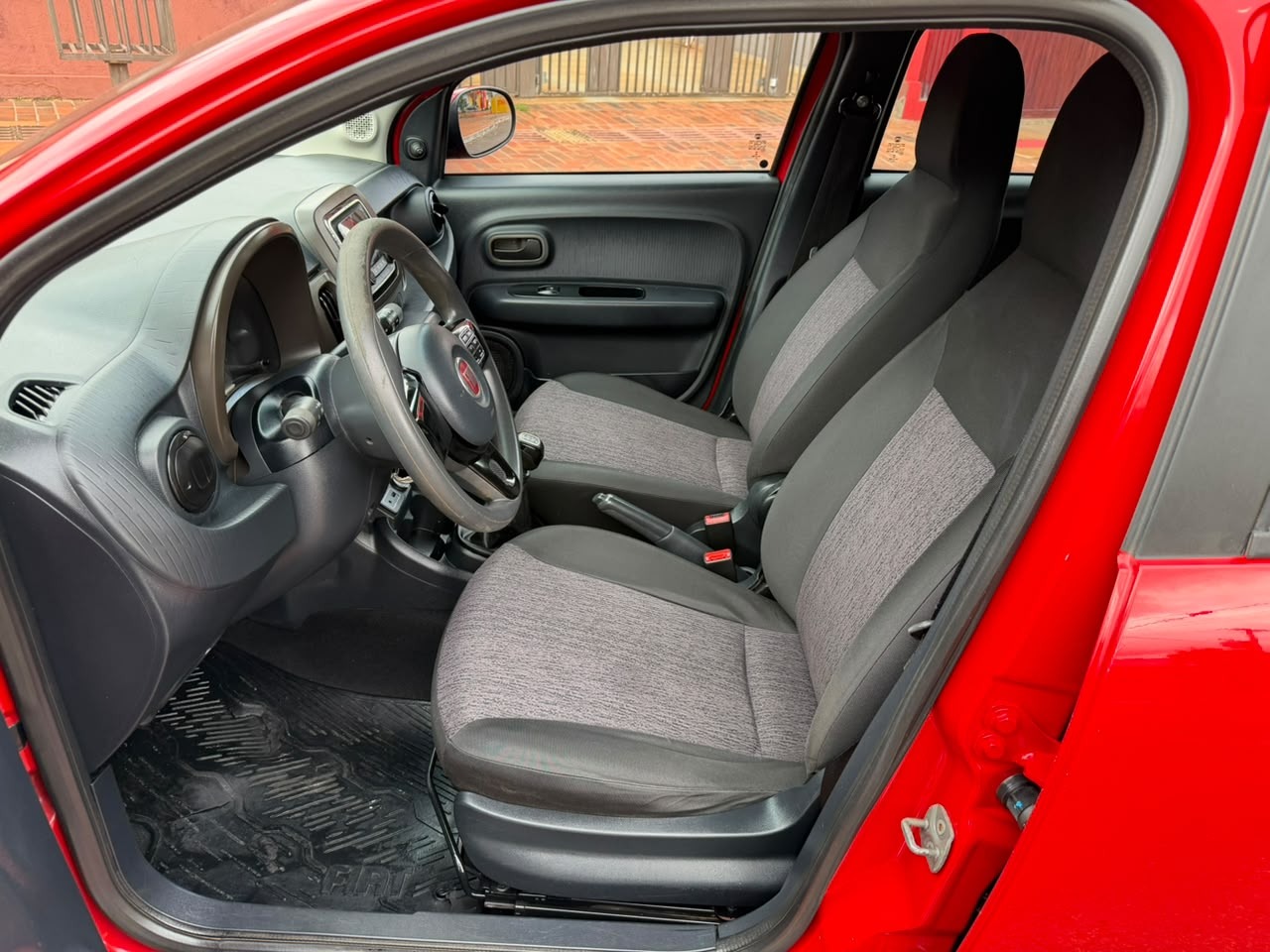 FIAT Mobi Way 1.0 2017 - miniatura 7