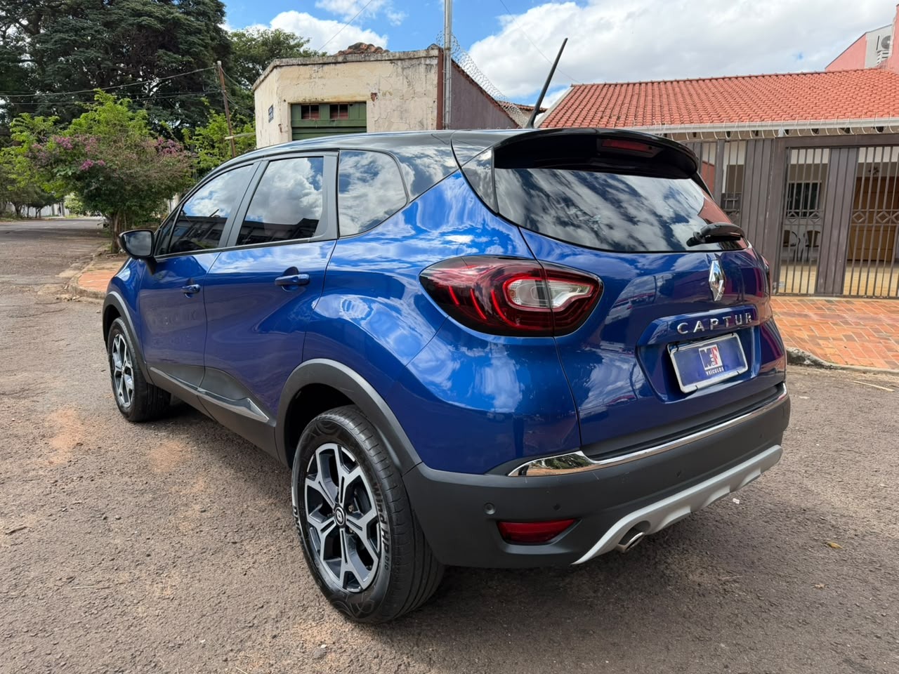 RENAULT Captur Iconic 1.3T 16v 2022 - miniatura 3