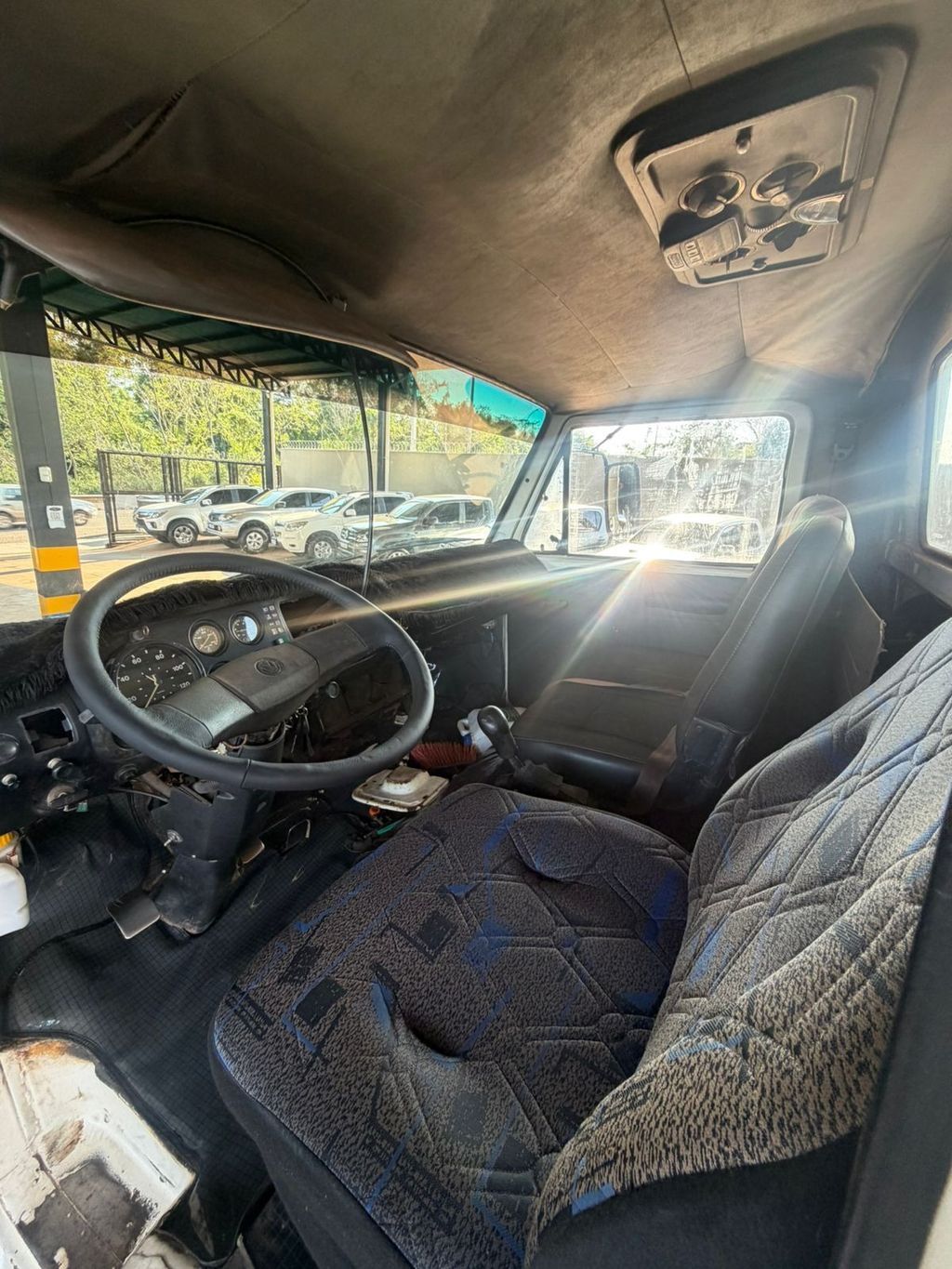 VOLKSWAGEN 12-140  1993 - miniatura 4