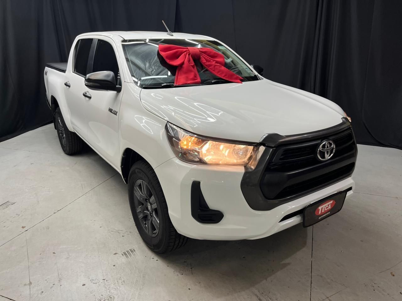 Vista principal de TOYOTA Hilux D4-D 2.8TDi 16v 4X4 C.D. 2024