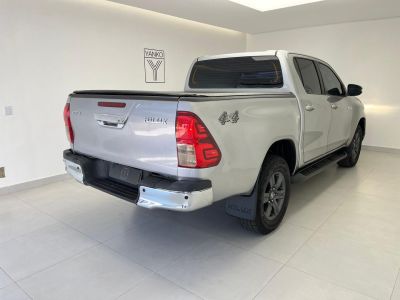 TOYOTA Hilux SR D4-D 2.8TDi 16v 4X4 C.D. 2022 - miniatura 4