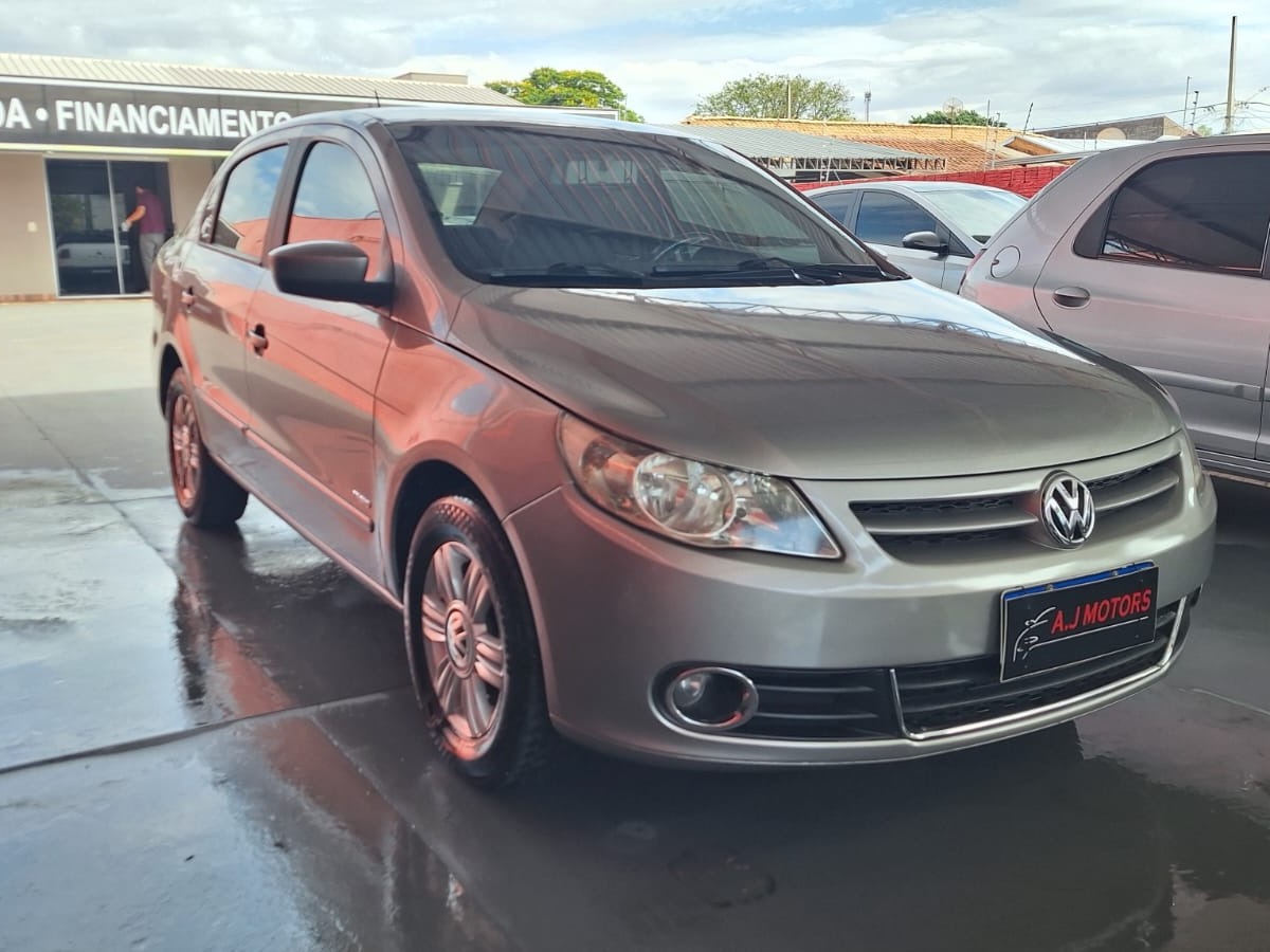 VOLKSWAGEN Voyage 1.0 2013