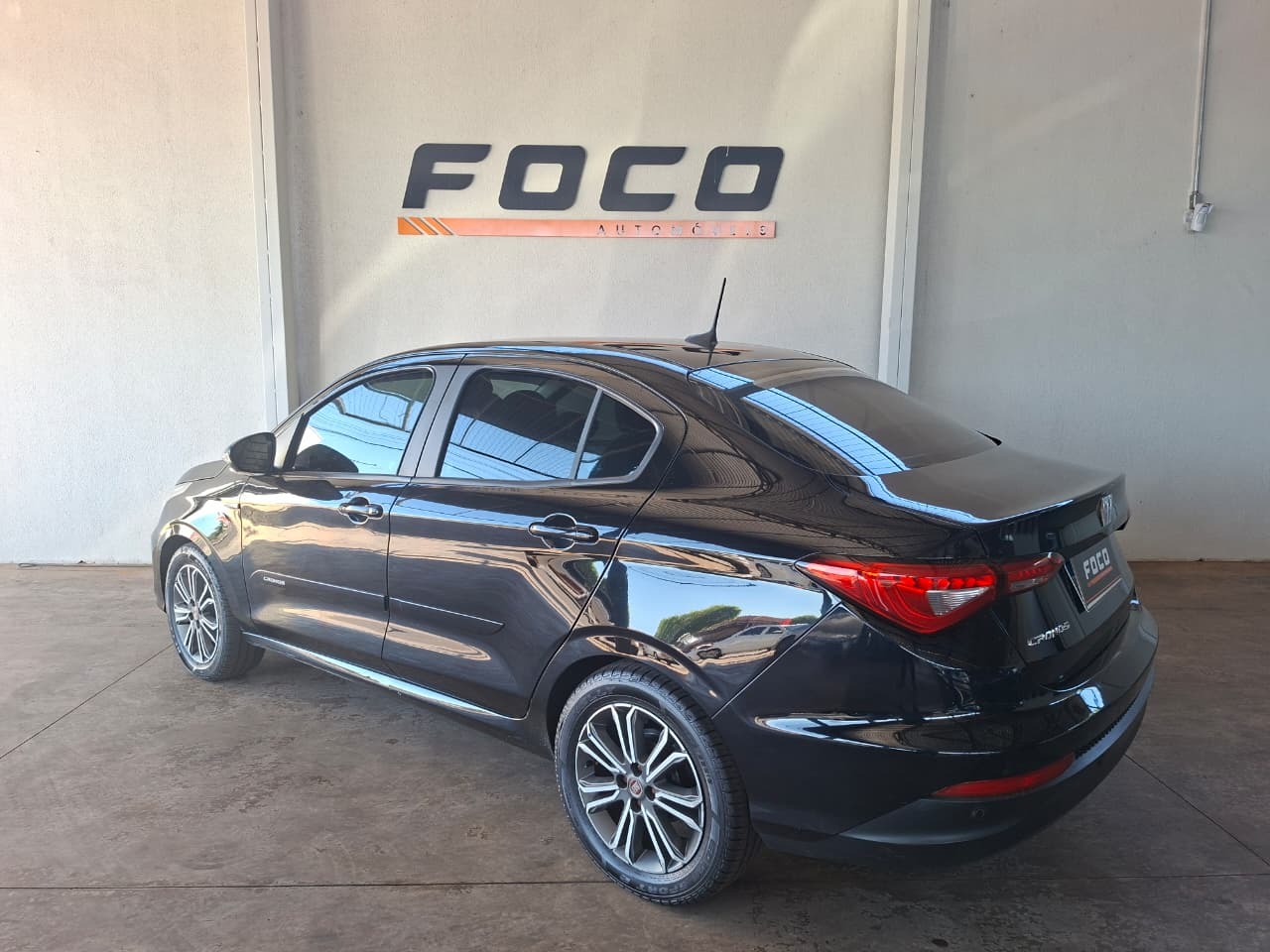 FIAT Cronos Precision 1.8 16v 2019 - miniatura 3