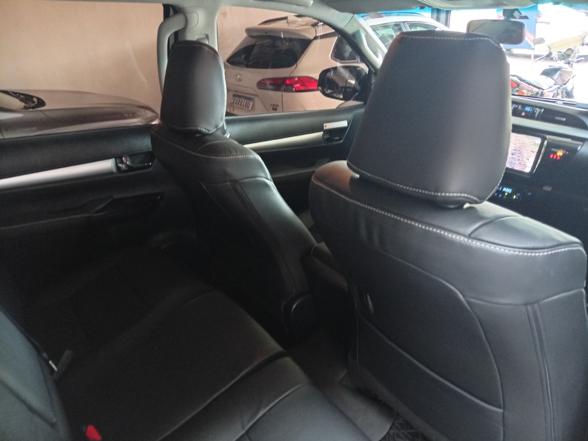 TOYOTA Hilux SR D4-D 2.8TDi 16v 4X4 C.D. 2024 - miniatura 8