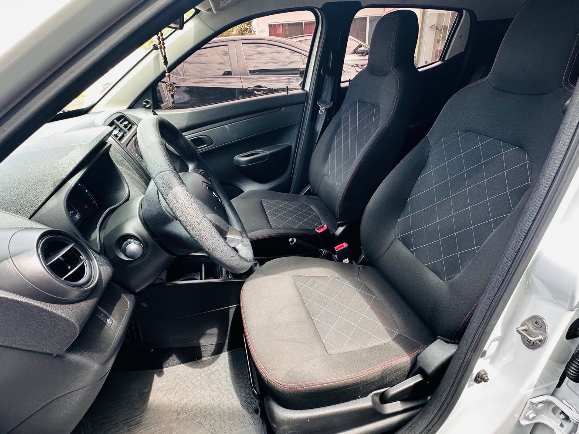 RENAULT Kwid Zen 1.0 12v 2024 - miniatura 10