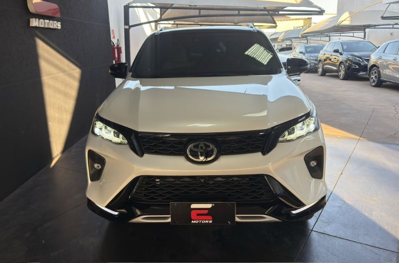 TOYOTA Hilux SW4 Diamond D4-D 2.8TDi 16v 4x4 2025 - miniatura 2