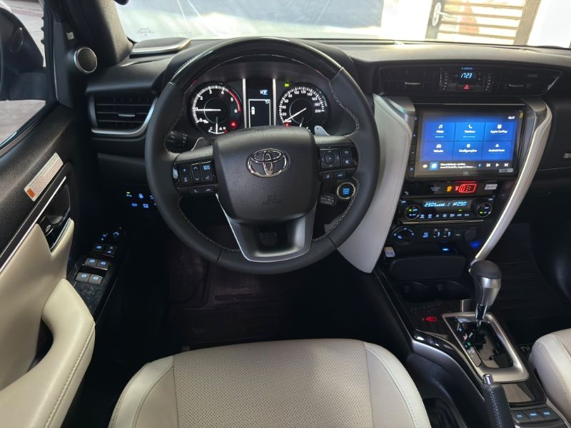 TOYOTA Hilux SW4 Diamond D4-D 2.8TDi 16v 4x4 2025 - miniatura 11