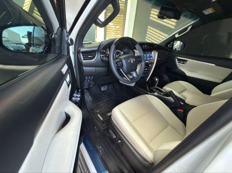TOYOTA Hilux SW4 Diamond D4-D 2.8TDi 16v 4x4 2025 - miniatura 13