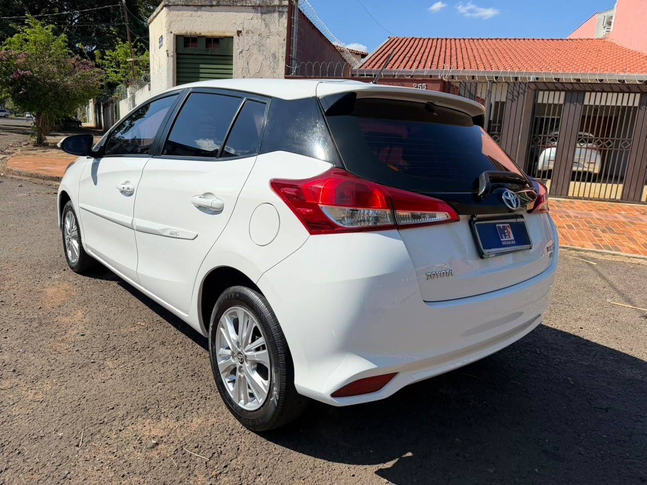 TOYOTA Yaris Hatch XL Plus Tech 1.3 16v 2019 - miniatura 3