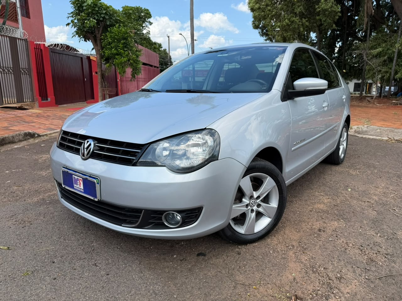 VOLKSWAGEN Polo Sedan Comfortline 1.6 I-Motion 2014 - miniatura 2