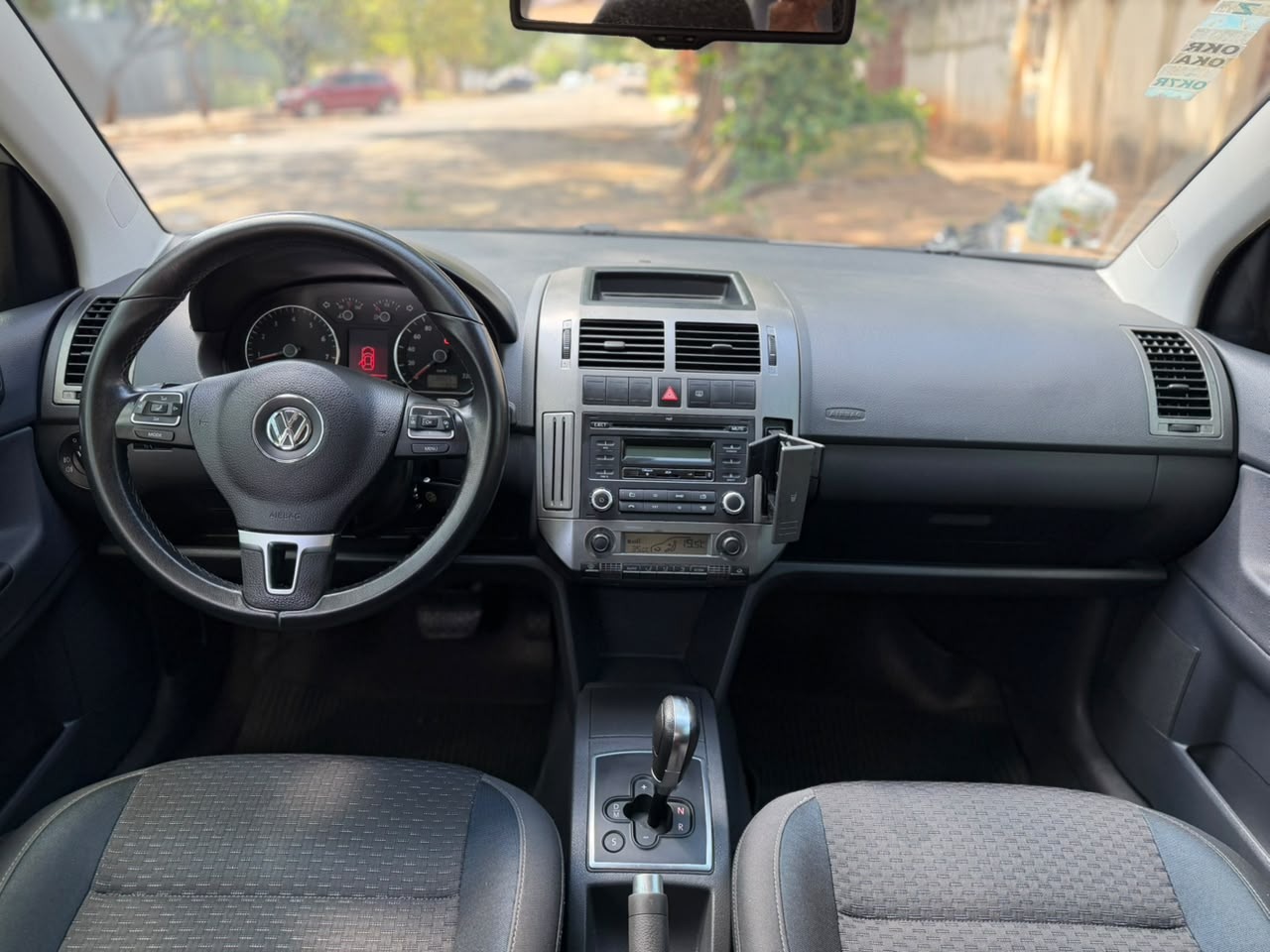 VOLKSWAGEN Polo Sedan Comfortline 1.6 I-Motion 2014 - miniatura 5