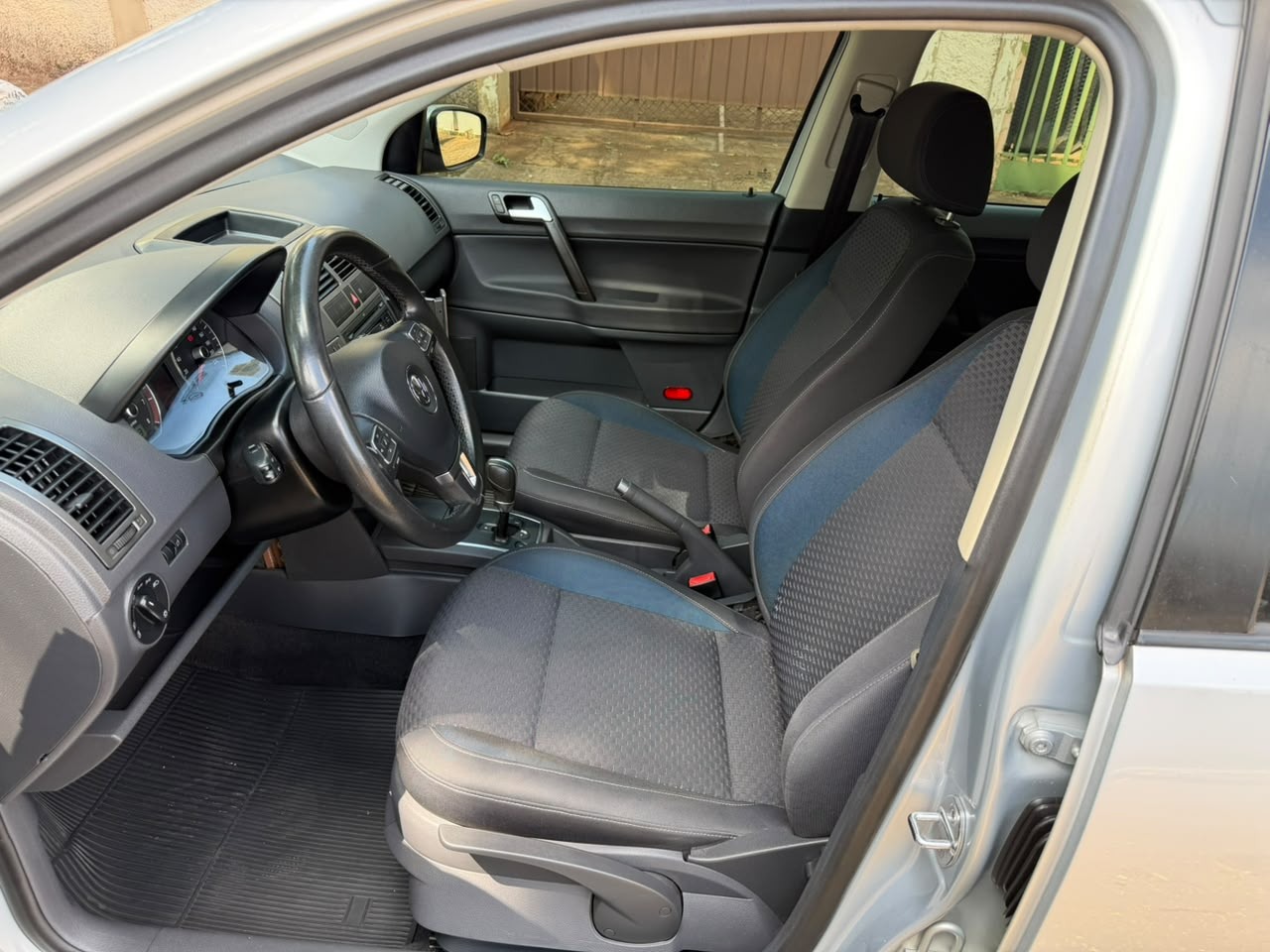 VOLKSWAGEN Polo Sedan Comfortline 1.6 I-Motion 2014 - miniatura 7