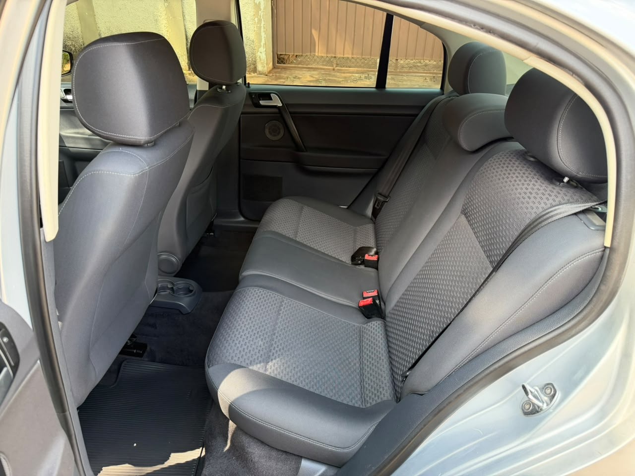 VOLKSWAGEN Polo Sedan Comfortline 1.6 I-Motion 2014 - miniatura 8