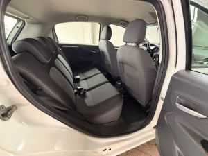 FIAT Punto Attractive 1.4 2016 - miniatura 7