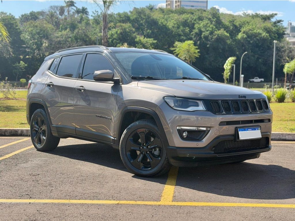 Vista principal de JEEP Compass Longitude 1.3 16v T270 2021