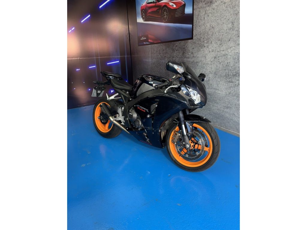 HONDA CBR 1000RR-R Fireblade SP 2009 - miniatura 3