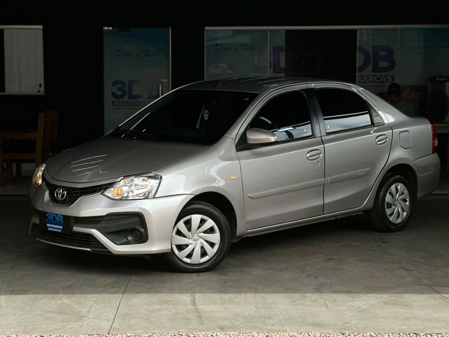 Vista principal de TOYOTA Etios Sedan XS 1.5 16v 2018