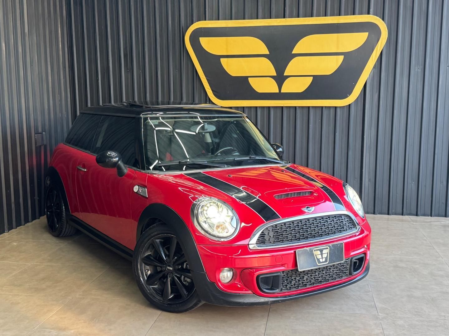 Vista principal de MINI Cooper Hatch S 1.6T 16v 2013