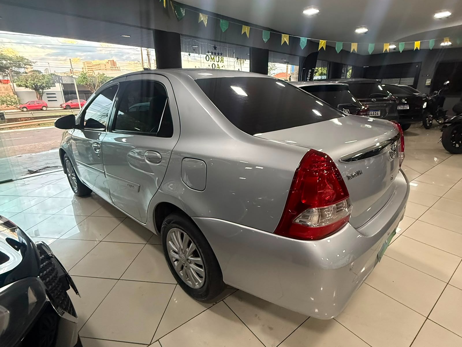 TOYOTA Etios Sedan XS 1.5 16v 2018 - miniatura 4