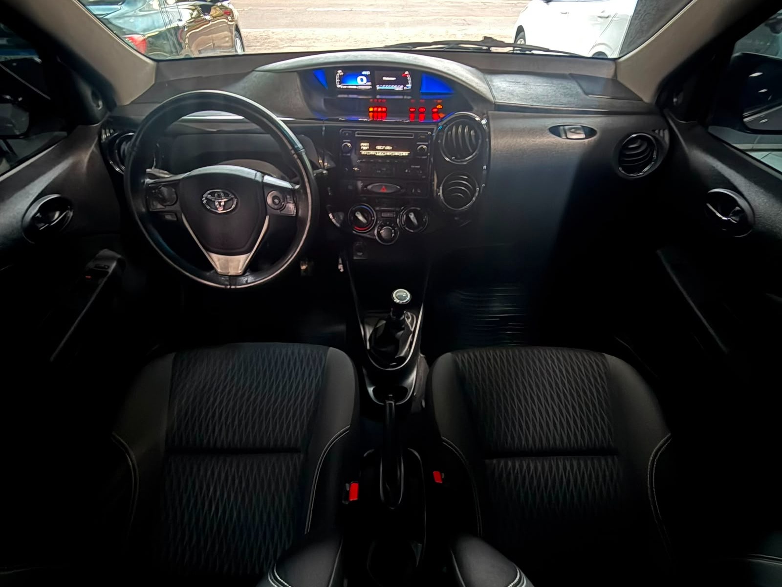 TOYOTA Etios Sedan XS 1.5 16v 2018 - miniatura 8