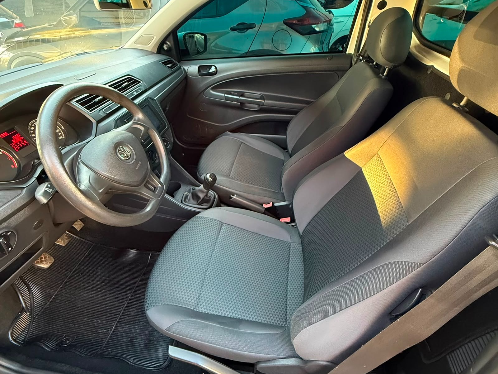 VOLKSWAGEN Saveiro Robust 1.6 16v C.S. 2022 - miniatura 8
