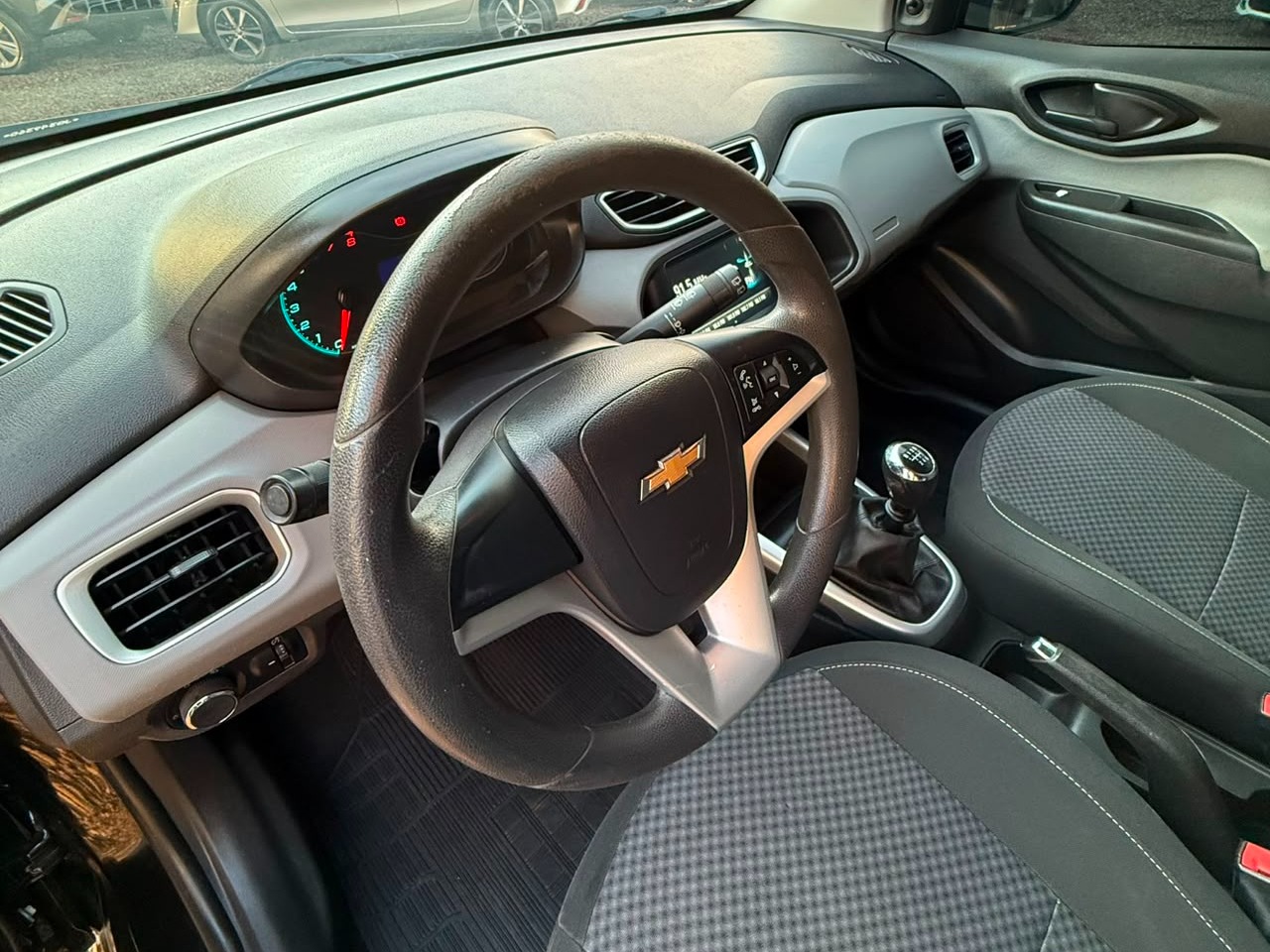 CHEVROLET Onix LT 1.4 2018 - miniatura 9