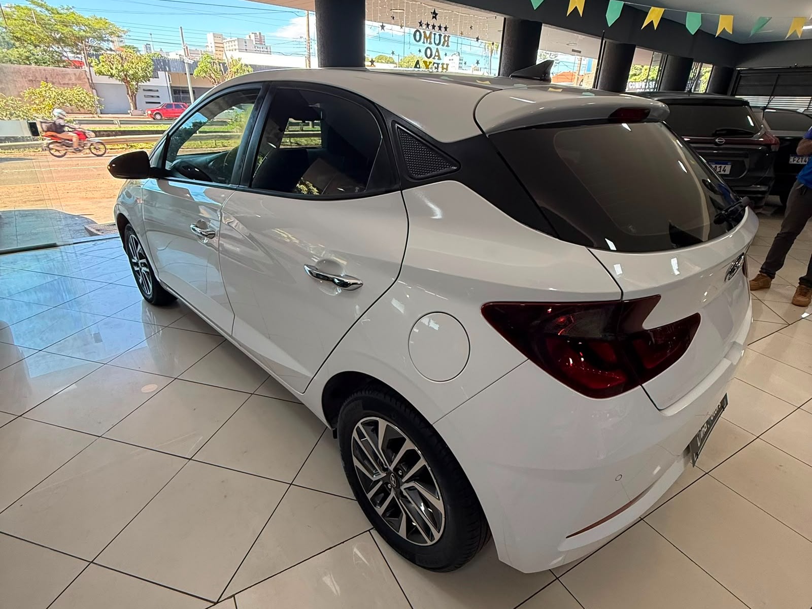 HYUNDAI HB20 Platinum 1.0T 12v 2022 - miniatura 3