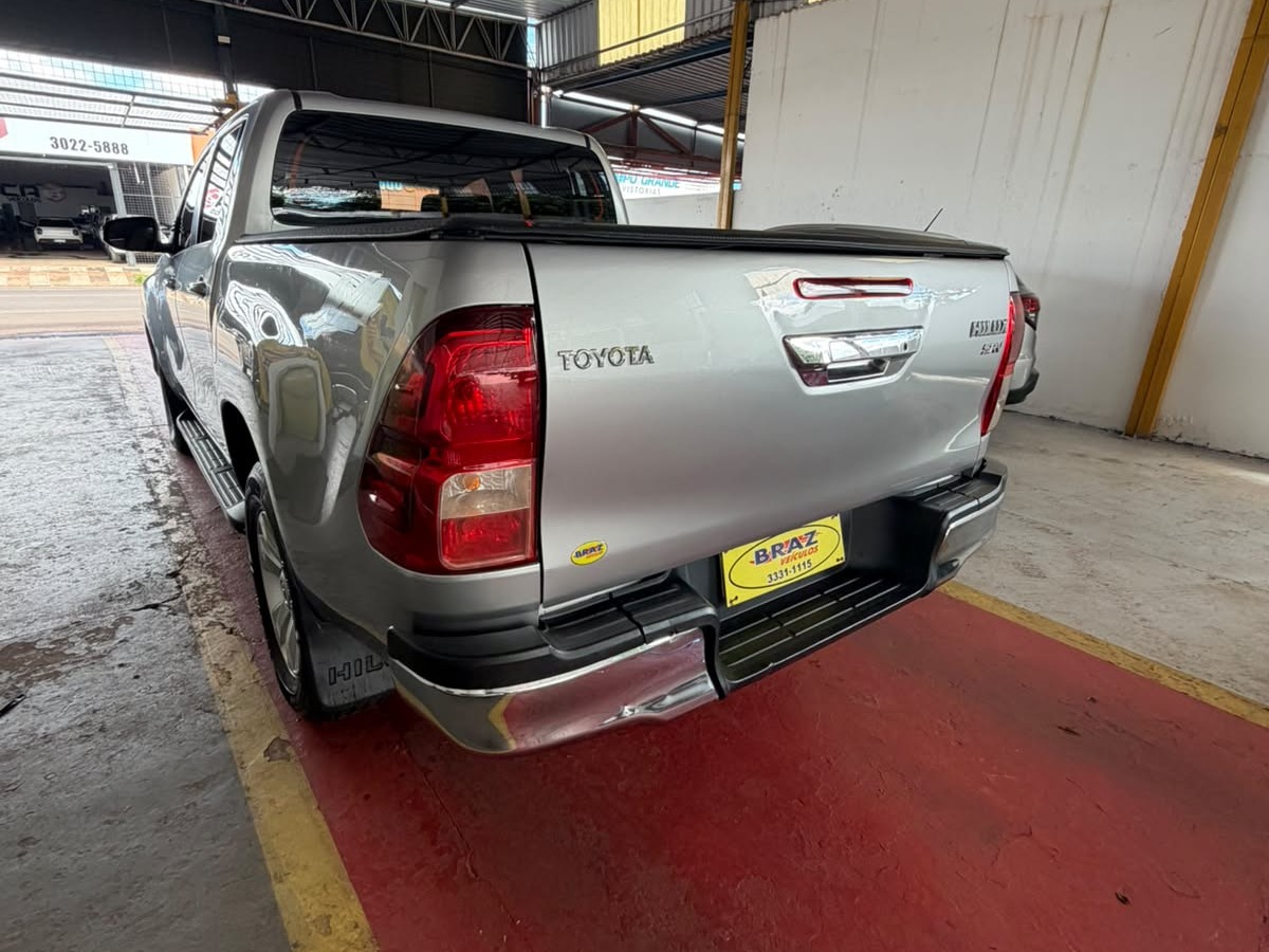 TOYOTA Hilux SRV D4-D 2.8TDi 16v 4X4 C.D. 2018 - miniatura 4