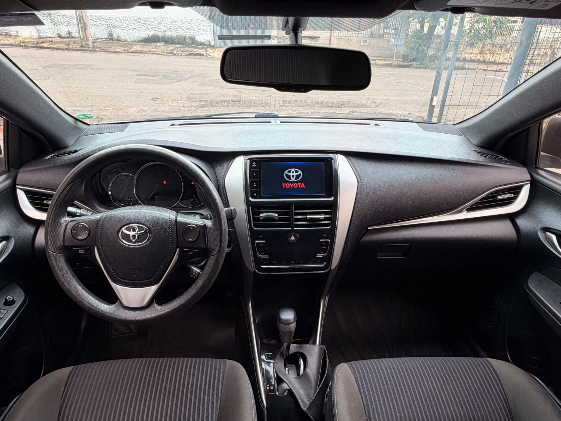 TOYOTA Yaris Hatch XL Plus Tech 1.3 16v 2019 - miniatura 4